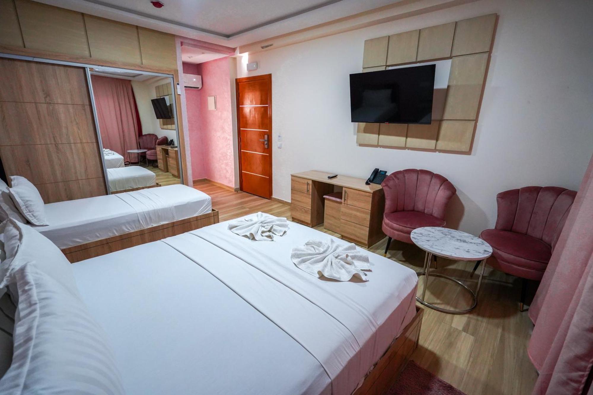 Fekri Hotel メクネス エクステリア 写真